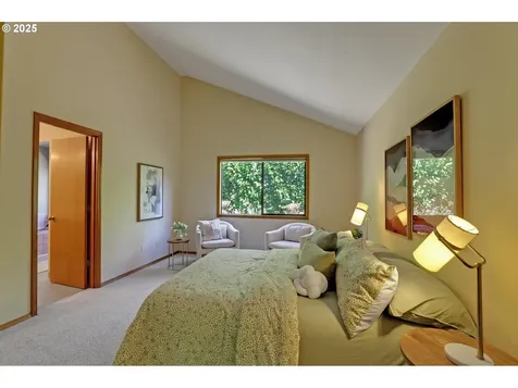 9140 SW 5th Avenue Portland OR 97219
