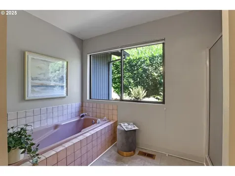 9140 SW 5th Avenue Portland OR 97219