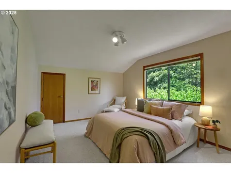 9140 SW 5th Avenue Portland OR 97219