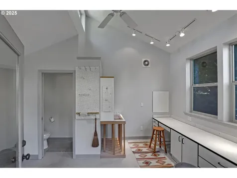 9140 SW 5th Avenue Portland OR 97219