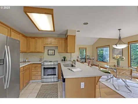 9140 SW 5th Avenue Portland OR 97219