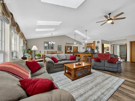 12345 S Fox Road Molalla OR 97038