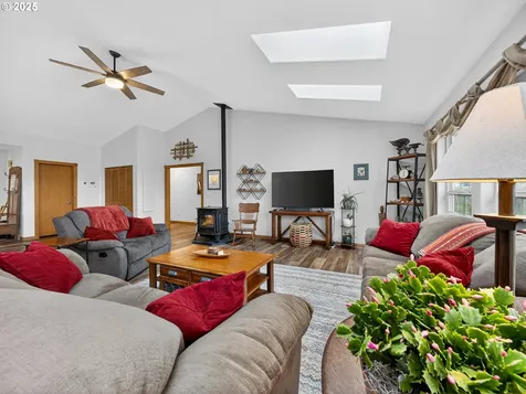 12345 S Fox Road Molalla OR 97038