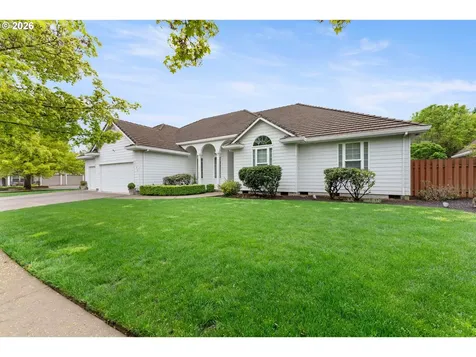 1702 NW Troon Court Mcminnville OR 97128
