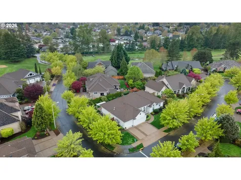 1702 NW Troon Court Mcminnville OR 97128