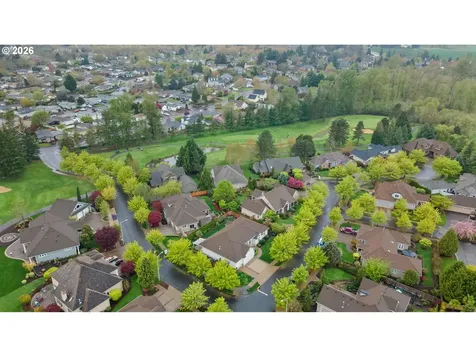 1702 NW Troon Court Mcminnville OR 97128