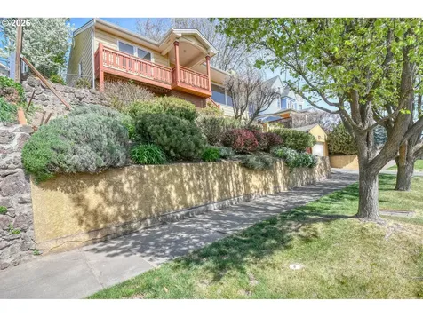 207 NW Ellis Avenue Pendleton OR 97801