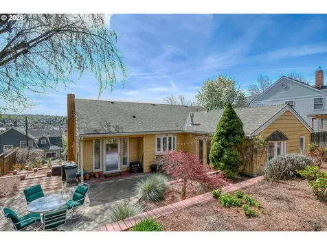 207 NW Ellis Avenue Pendleton OR 97801