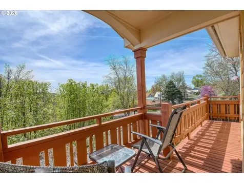 207 NW Ellis Avenue Pendleton OR 97801