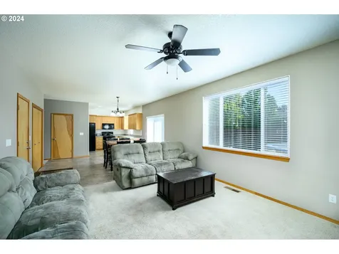 1864 NW Yohn Ranch Drive Mcminnville OR 97128