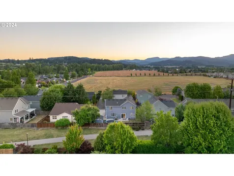 1864 NW Yohn Ranch Drive Mcminnville OR 97128