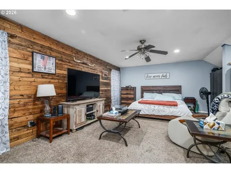 91051 Leashore Drive Vida OR 97488