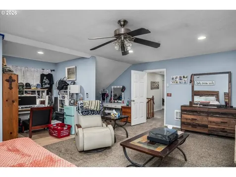 91051 Leashore Drive Vida OR 97488