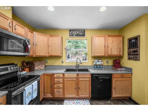 91051 Leashore Drive Vida OR 97488
