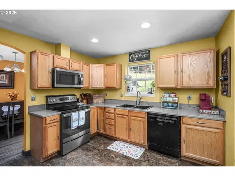 91051 Leashore Drive Vida OR 97488