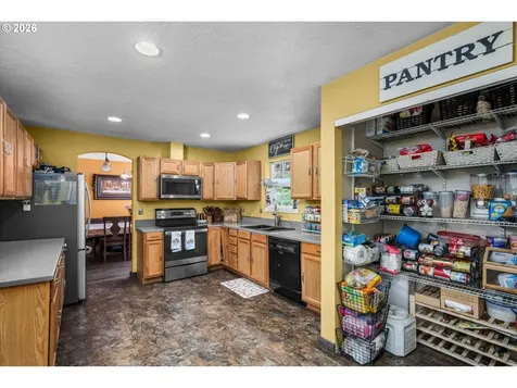 91051 Leashore Drive Vida OR 97488