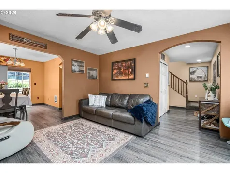 91051 Leashore Drive Vida OR 97488