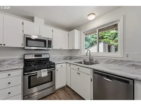3003 NE Hale Avenue Gresham OR 97030