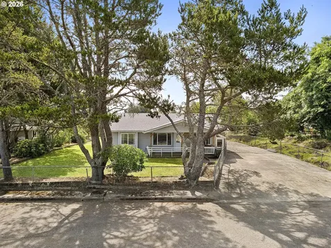 22 NW Cedar Avenue Warrenton OR 97146