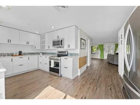22 NW Cedar Avenue Warrenton OR 97146