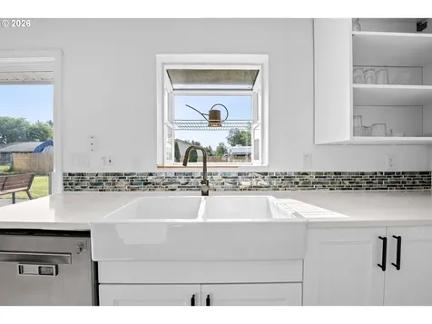 22 NW Cedar Avenue Warrenton OR 97146