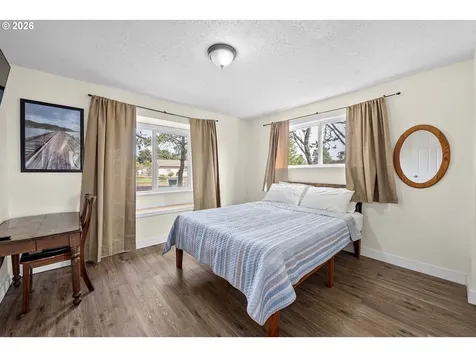 22 NW Cedar Avenue Warrenton OR 97146