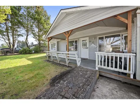 22 NW Cedar Avenue Warrenton OR 97146