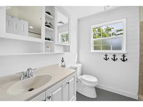 22 NW Cedar Avenue Warrenton OR 97146