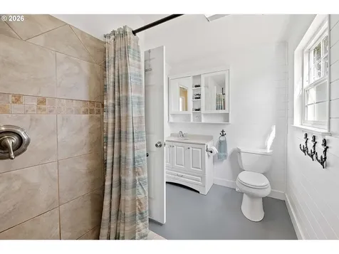 22 NW Cedar Avenue Warrenton OR 97146