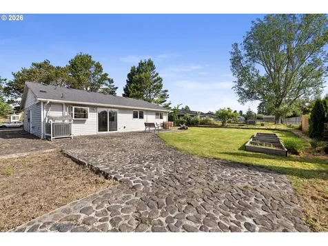 22 NW Cedar Avenue Warrenton OR 97146