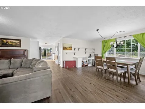 22 NW Cedar Avenue Warrenton OR 97146