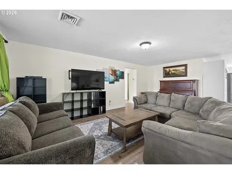 22 NW Cedar Avenue Warrenton OR 97146