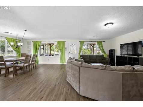 22 NW Cedar Avenue Warrenton OR 97146