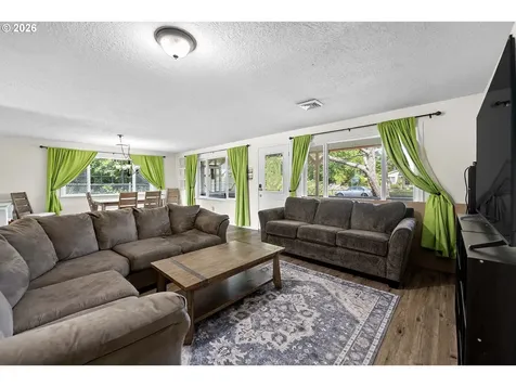 22 NW Cedar Avenue Warrenton OR 97146