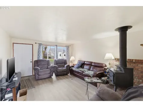 1247 1st Avenue Sweet Home OR 97386