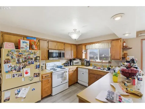 1247 1st Avenue Sweet Home OR 97386