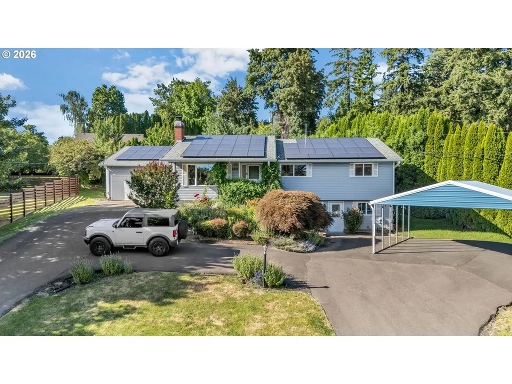 8025 SW Schiller Road Portland OR 97225