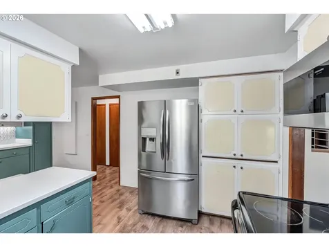 8025 SW Schiller Road Portland OR 97225