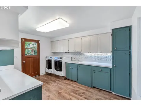 8025 SW Schiller Road Portland OR 97225