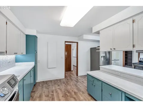 8025 SW Schiller Road Portland OR 97225