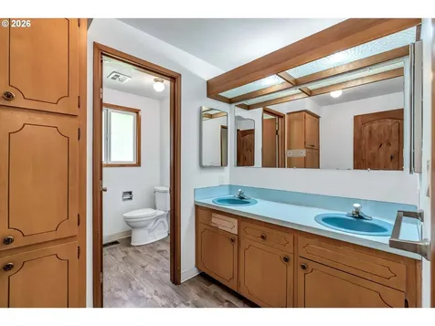 8025 SW Schiller Road Portland OR 97225