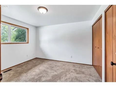 8025 SW Schiller Road Portland OR 97225