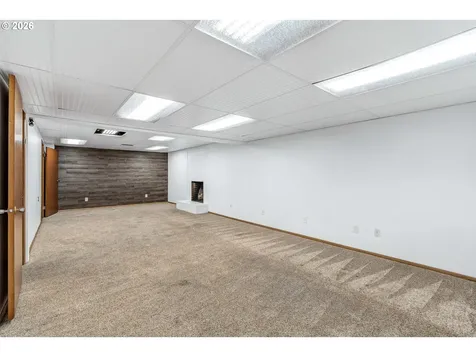 8025 SW Schiller Road Portland OR 97225