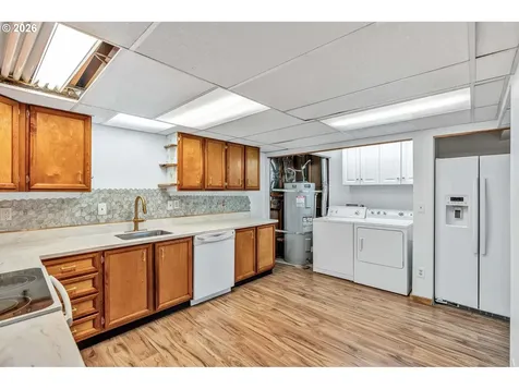 8025 SW Schiller Road Portland OR 97225