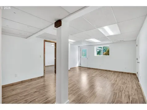 8025 SW Schiller Road Portland OR 97225