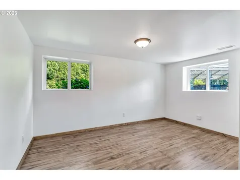 8025 SW Schiller Road Portland OR 97225