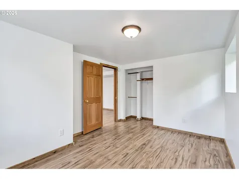 8025 SW Schiller Road Portland OR 97225