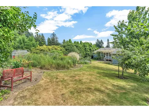 8025 SW Schiller Road Portland OR 97225