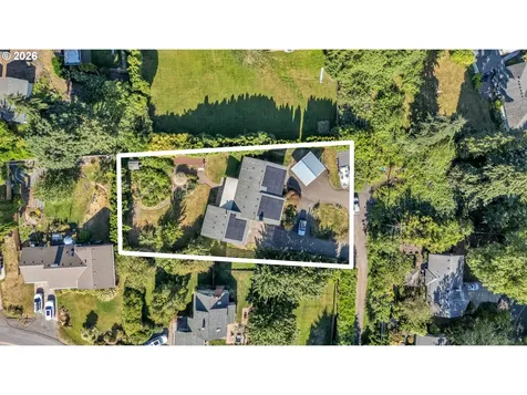 8025 SW Schiller Road Portland OR 97225