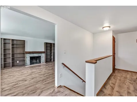 8025 SW Schiller Road Portland OR 97225
